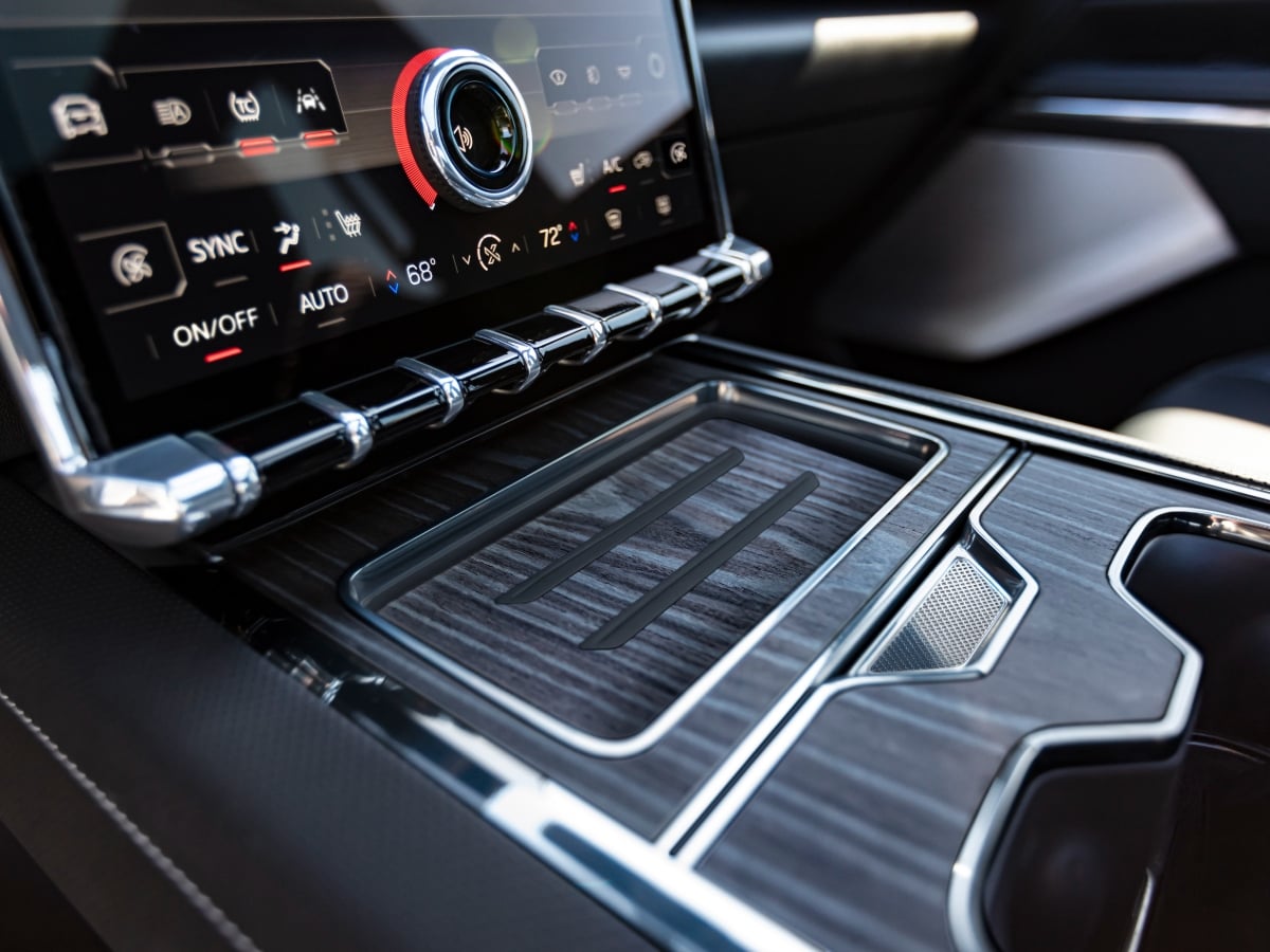 2024 GMC Sierra EV Denali Edition 1 Wireless Smartphone Charging Pad
