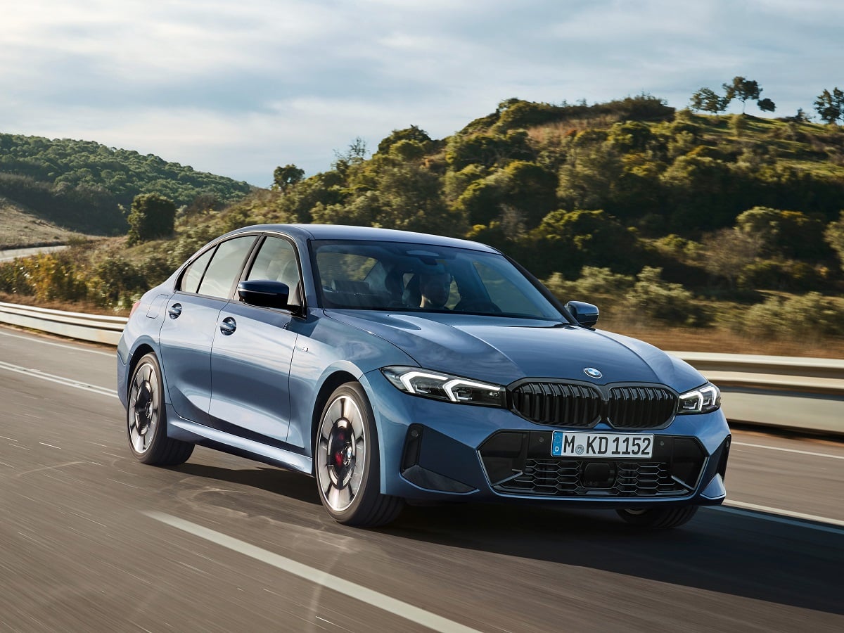 2025 BMW 3 Series Blue Front Quarter View Action European model