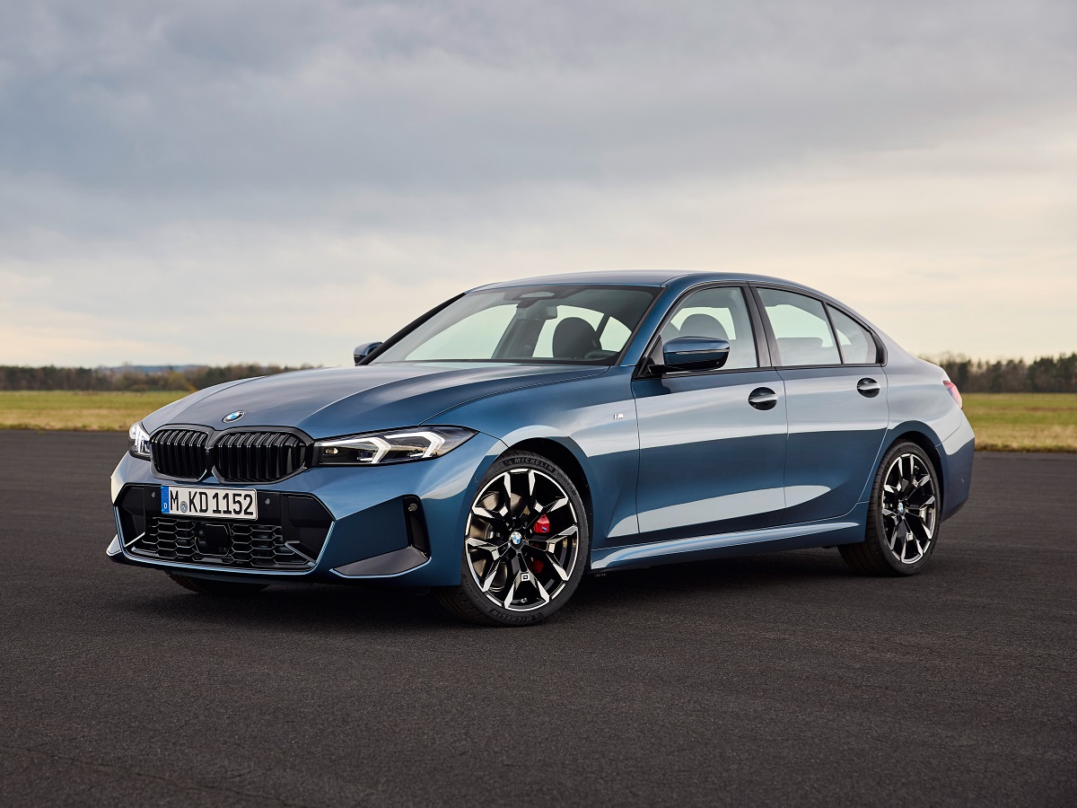 2025 BMW 3 Series Blue Front Quarter View European Model