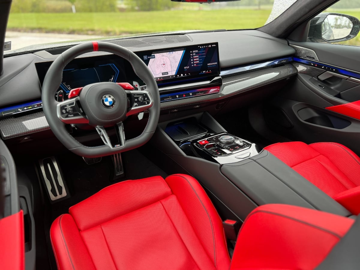2025 BMW M5 Touring Interior Dashboard
