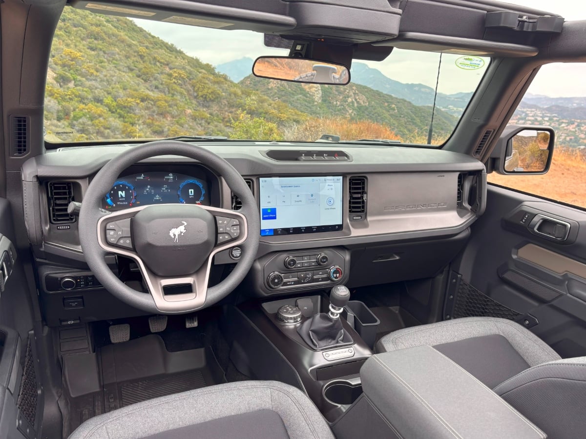 2025 Ford Bronco Base 2-Door Sasquatch Interior Dashboard