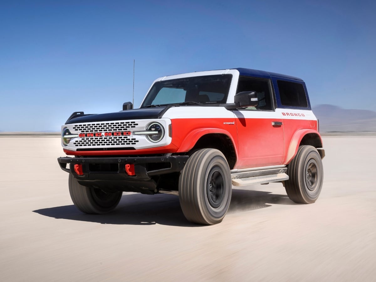 2025 Ford Bronco Stroppe Special Edition Front Quarter View Off-Road Action