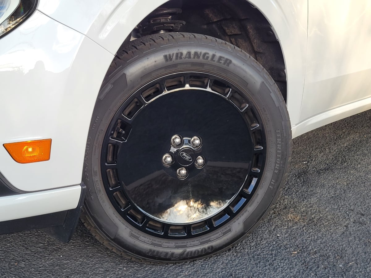 2025 Ford Maverick Lobo Wheel and Tire