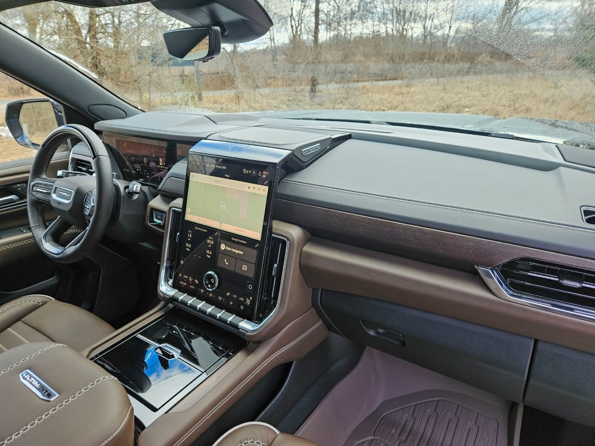 2025 GMC Yukon Denali Ultimate Interior Dashboard