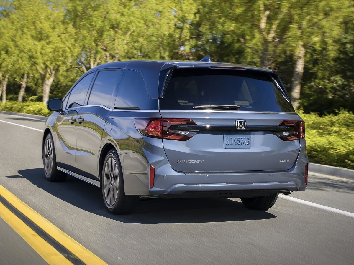 2025 Honda Odyssey Rear Quarter View Action