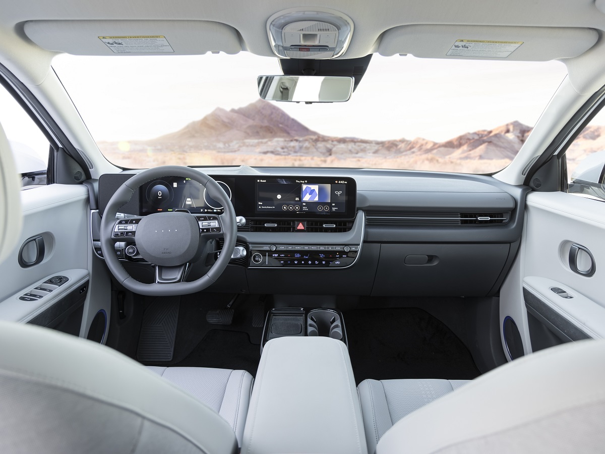 2025 Hyundai Ioniq 5 Limited Interior Dashboard