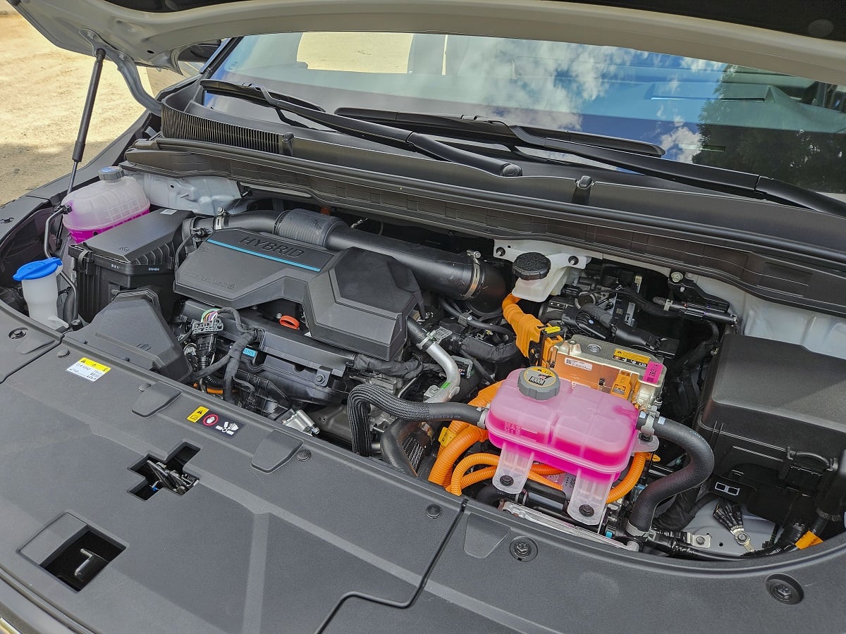 2025 Kia Carnival Hybrid SX Prestige Engine