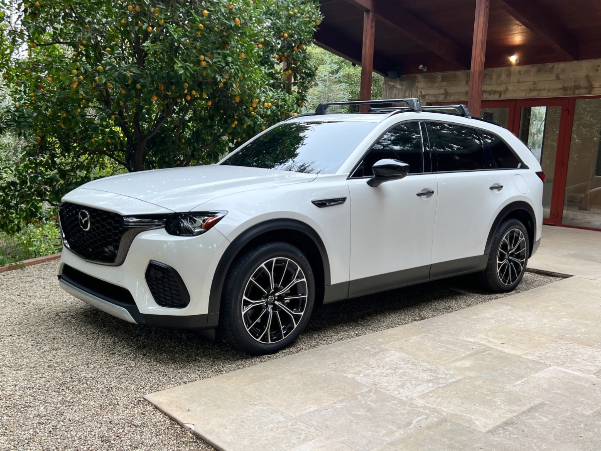 2025 Mazda CX-70 PHEV White Front Quarter View