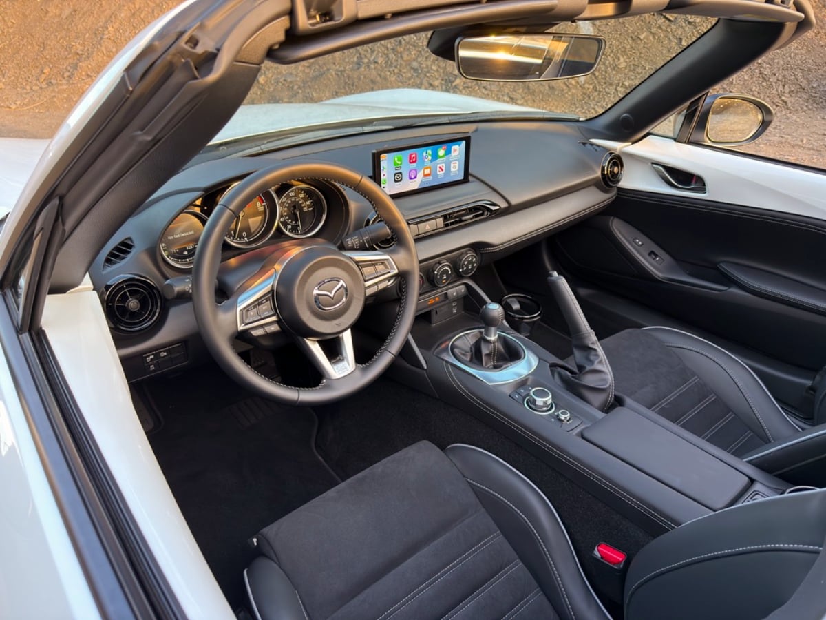 2025 Mazda MX-5 Miata RF Club Interior Dashboard
