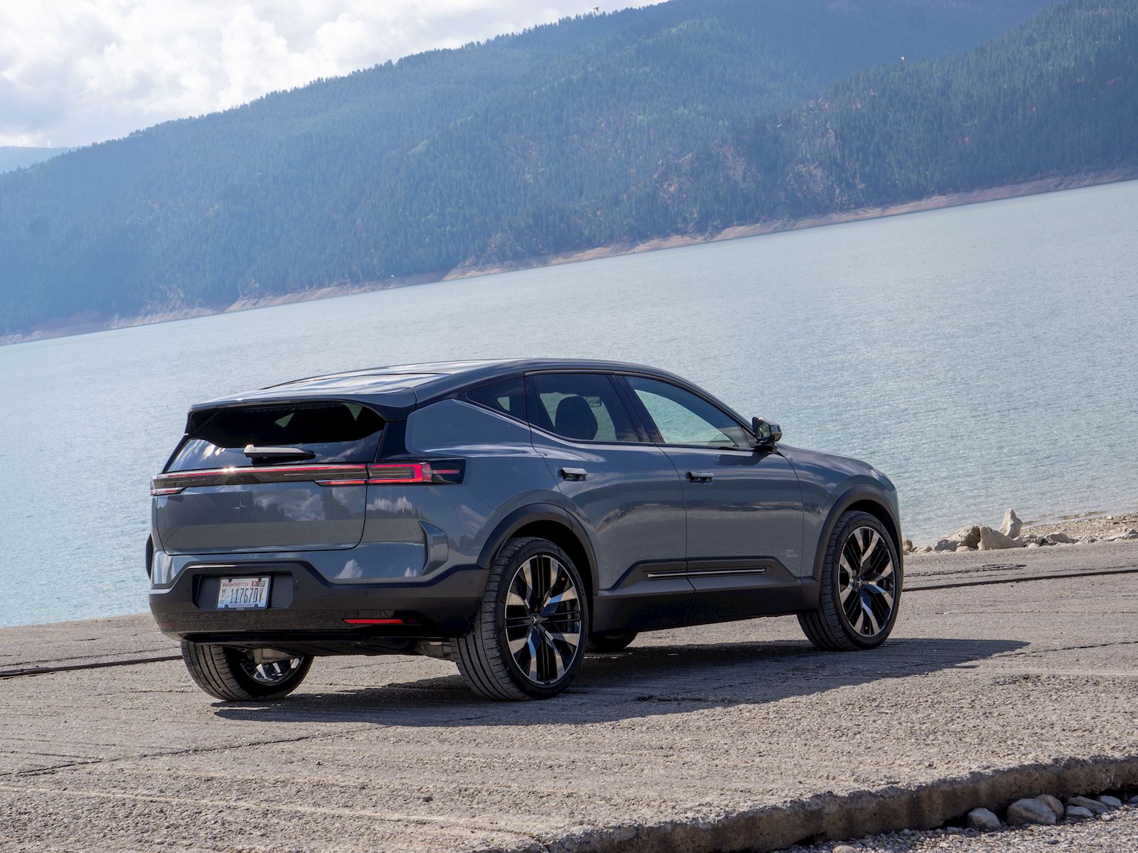 2025 Polestar 3 Launch Edition Thunder Rear Quarter View