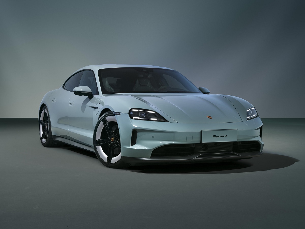 2025 Porsche Taycan 4 Front Quarter View