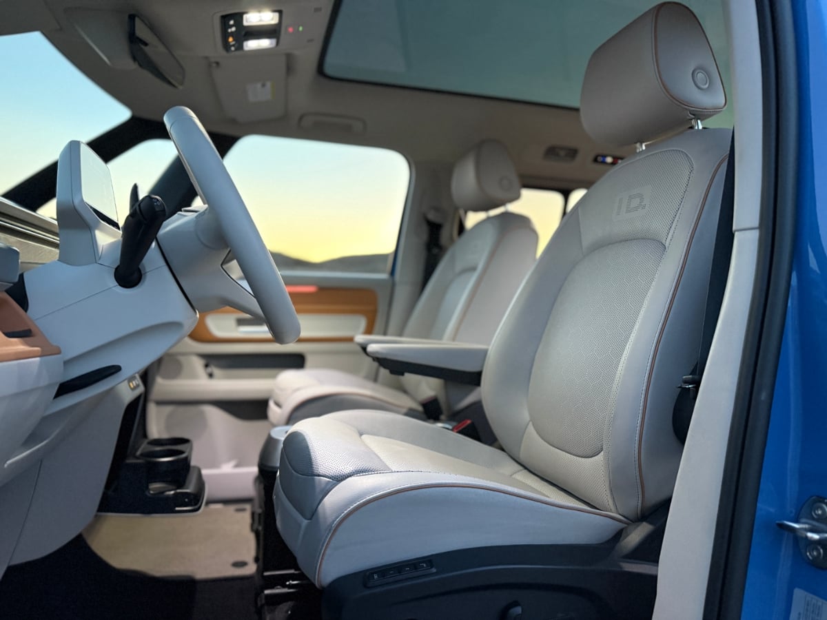 2025 Volkswagen ID Buzz Interior Front Seats