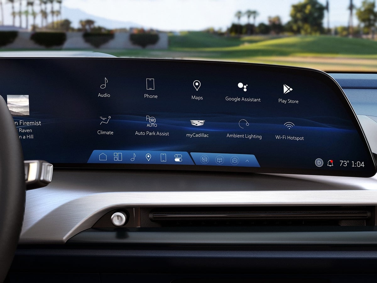 2026 Cadillac Vistiq 33-inch Infotainment Touchscreen