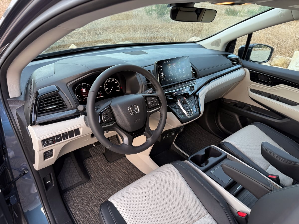 2026 Honda Odyssey Elite Interior Dashboard