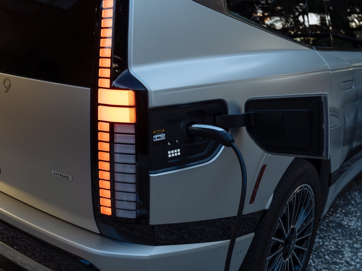 2026 Hyundai Ioniq 9 Vehicle-to-Load V2L