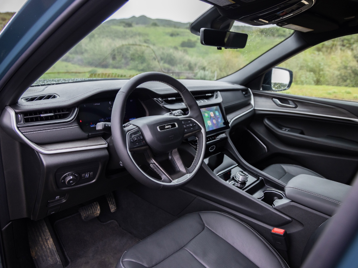 2026 Jeep Grand Cherokee Limited Reserve Interior Dashboard