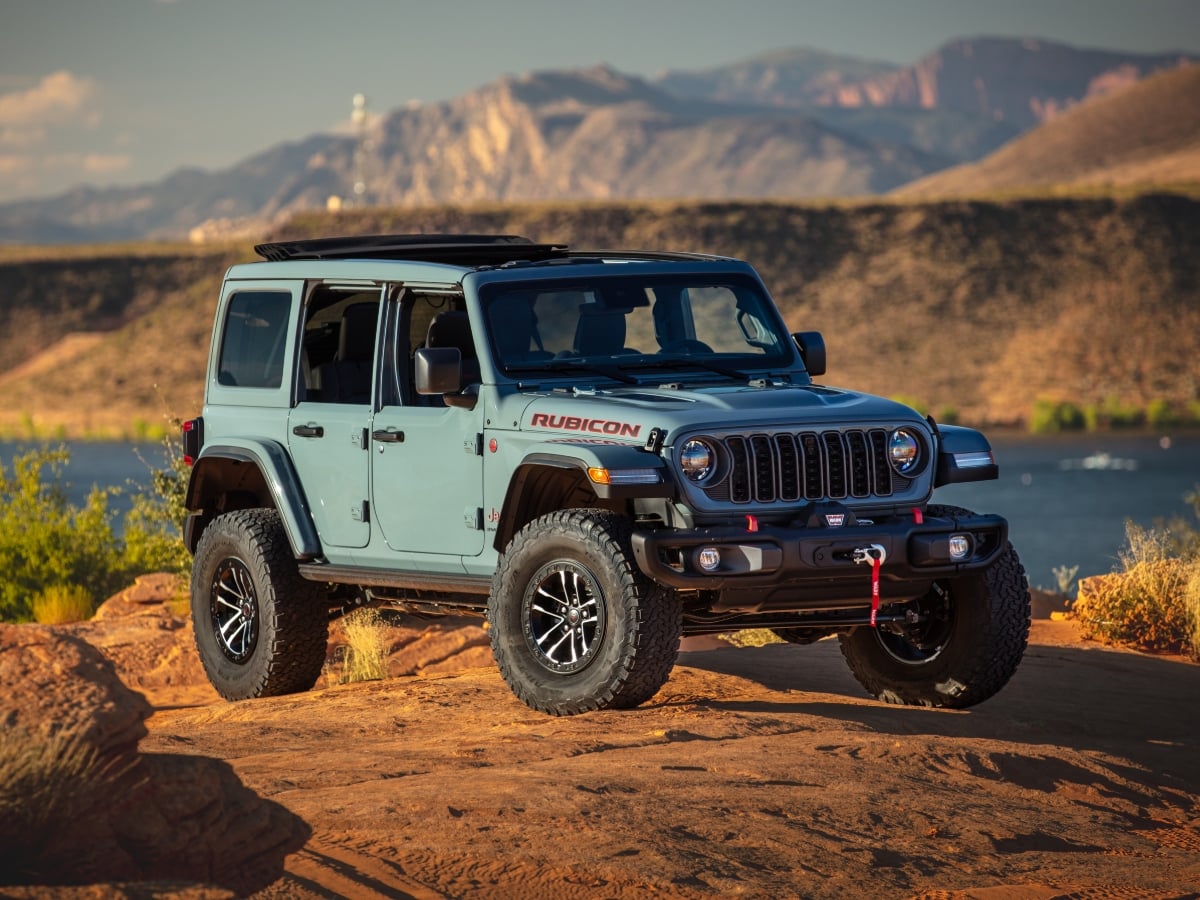 2026 Jeep Wrangler vs. 2026 Toyota 4Runner Comparison