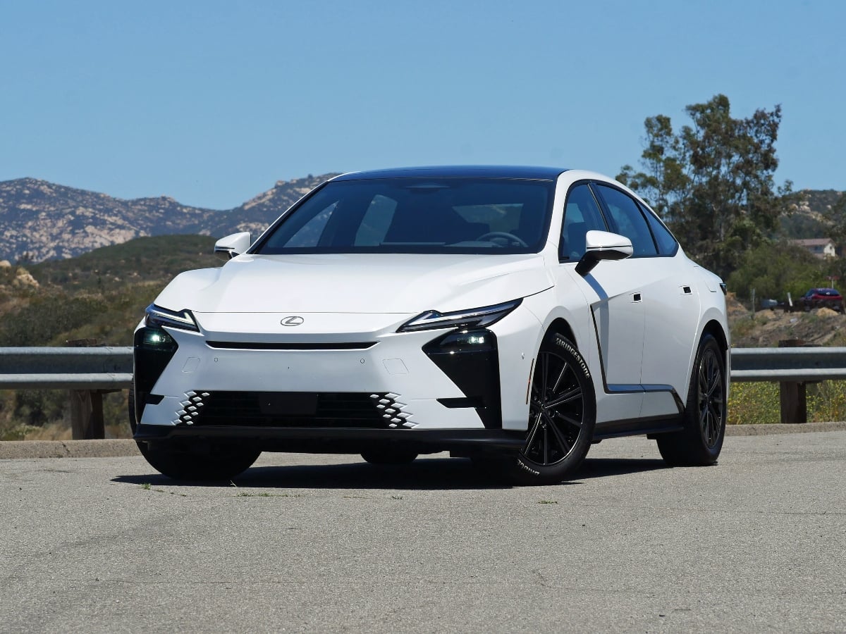 2026 Lexus ES Hybrid Review