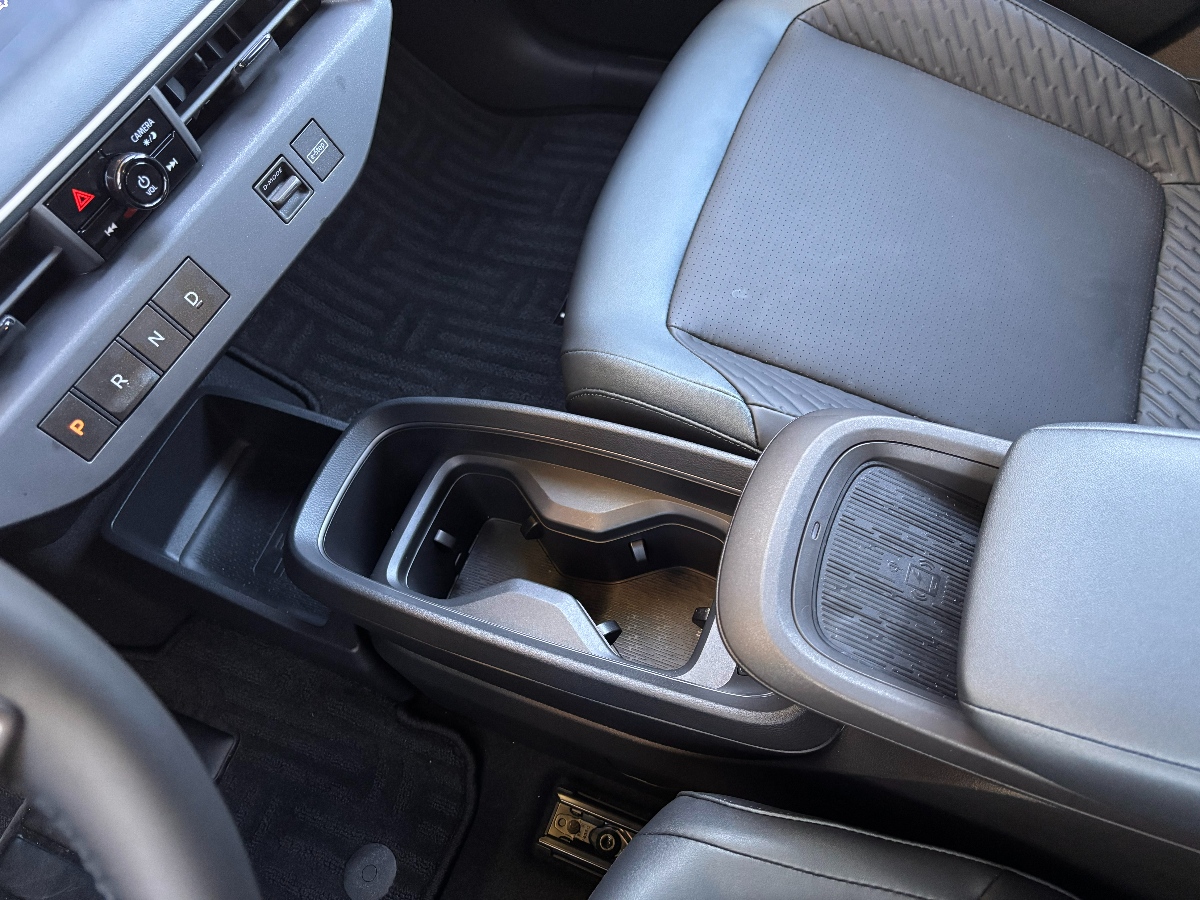 2026 Nissan Leaf Platinum+ Interior Storage