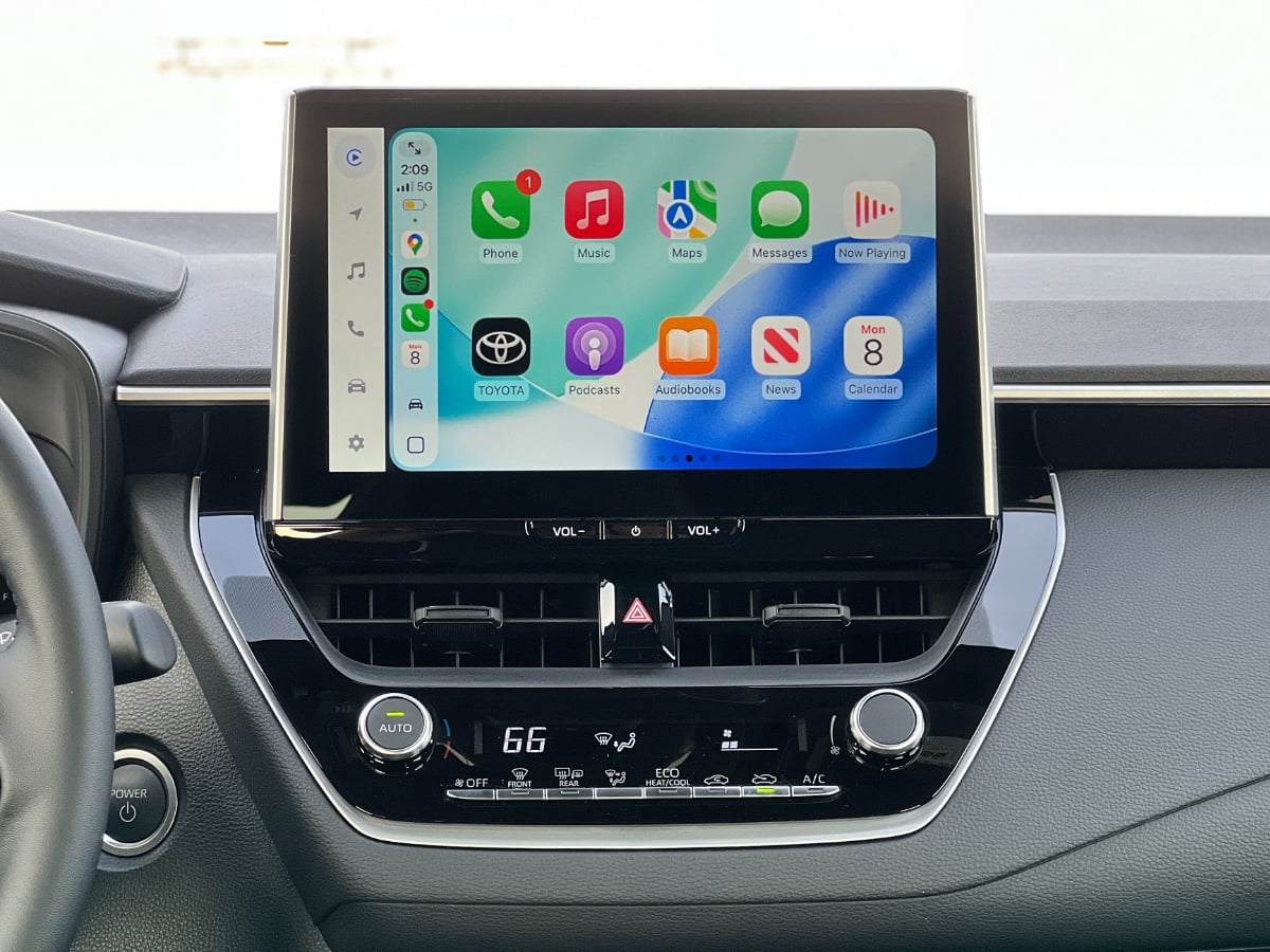 2026 Toyota Corolla Hybrid SE Infotainment System