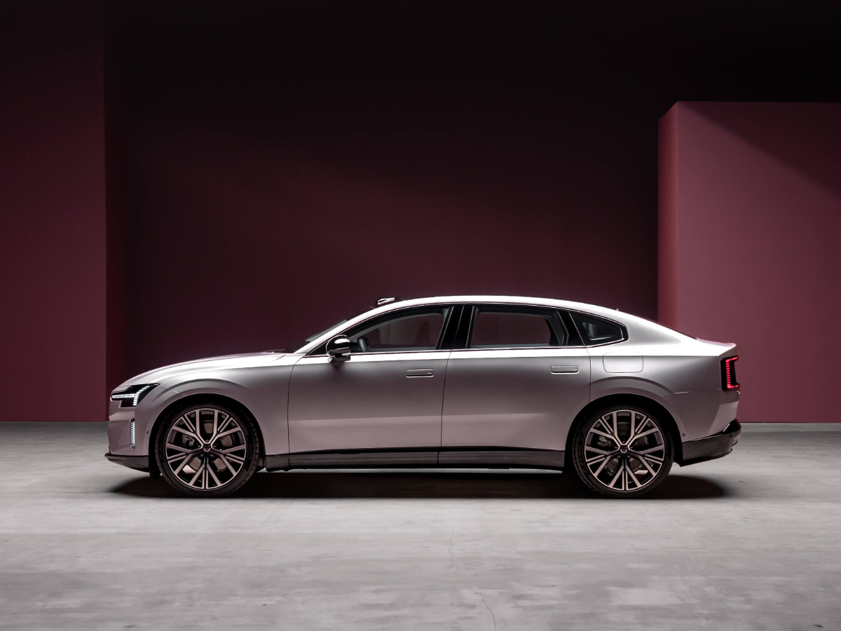 2026 Volvo ES90 Side View