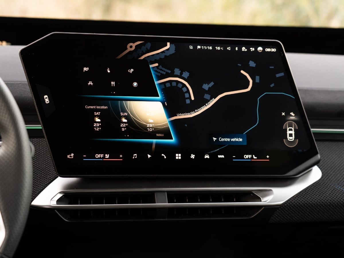 2027 BMW iX3 50 xDrive Infotainment System