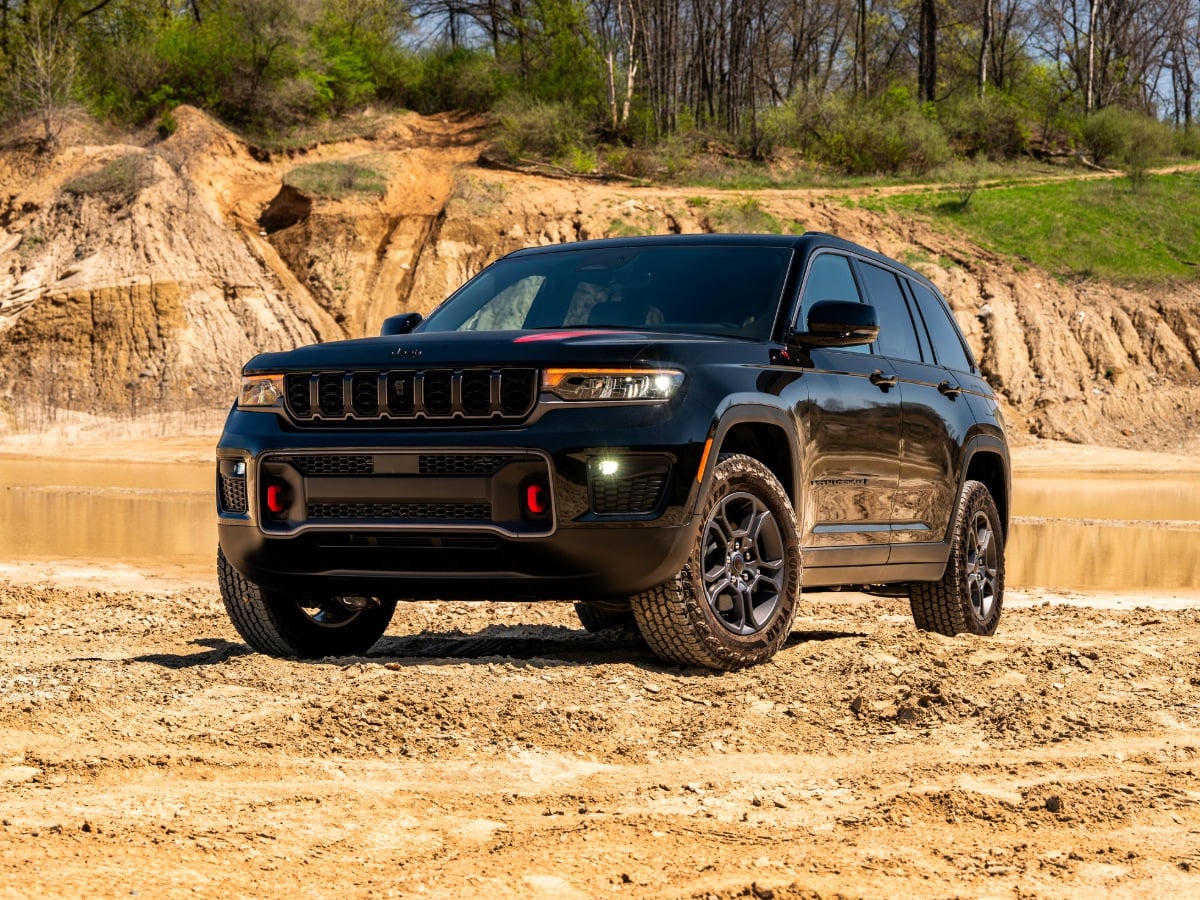 2027 Jeep Grand Cherokee Trailhawk and Overland Preview