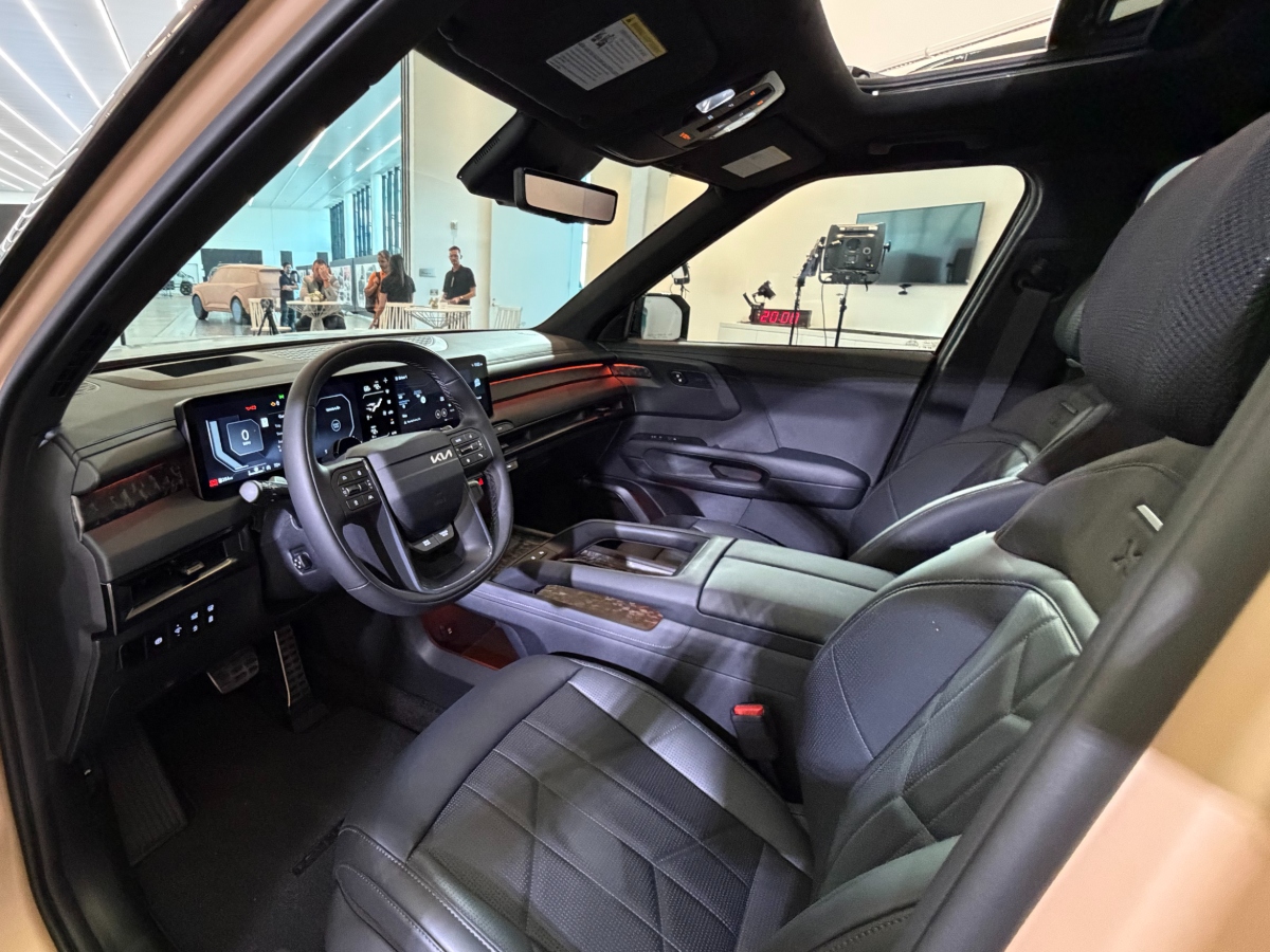 2027 Kia Telluride X-Pro Interior Front Seats