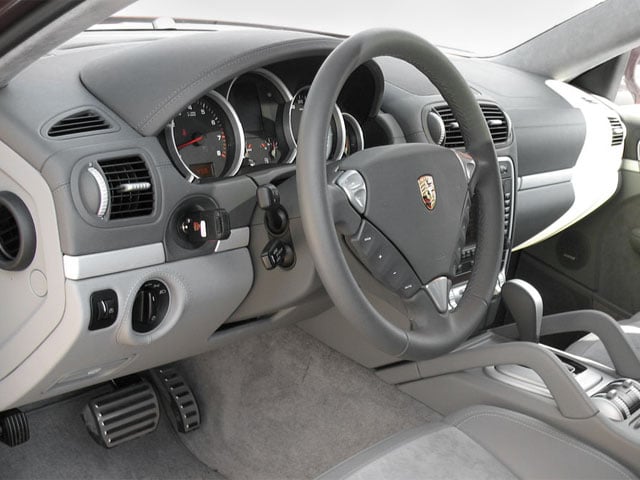 2010 Porsche Cayenne Utility 4D AWD (V6)