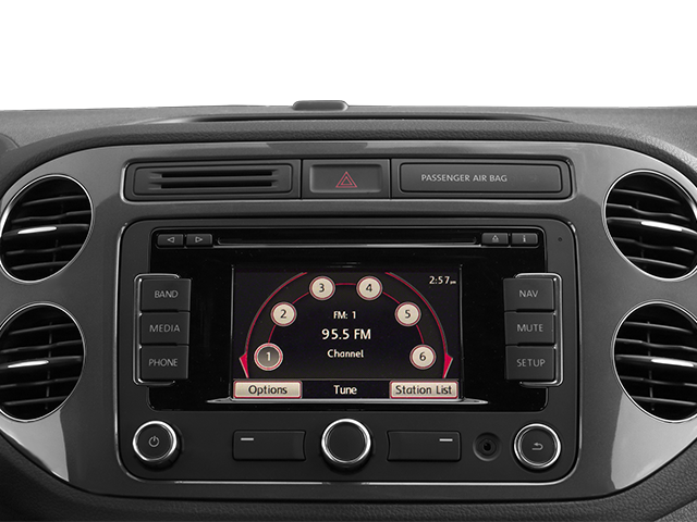 2014-volkswagen-tiguan-interior-photos-jd-power