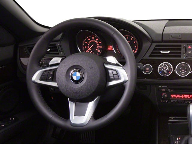 BMW Z4 2013 Roadster 2D Z4 28i - Фото 4