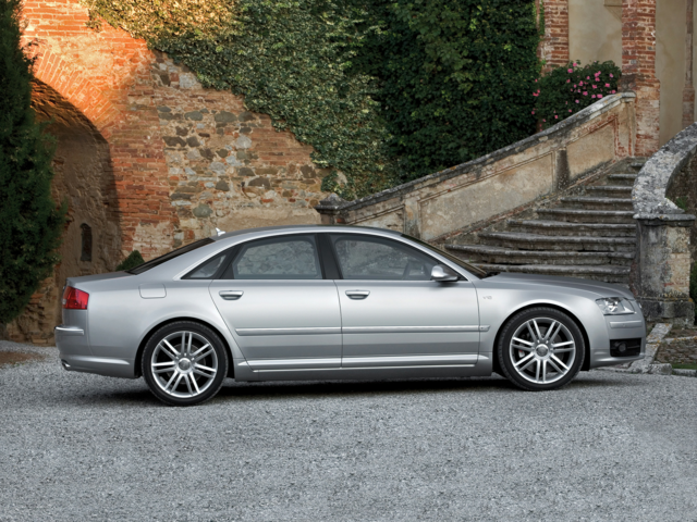 2007 Audi S8 Sedan 4D Quattro