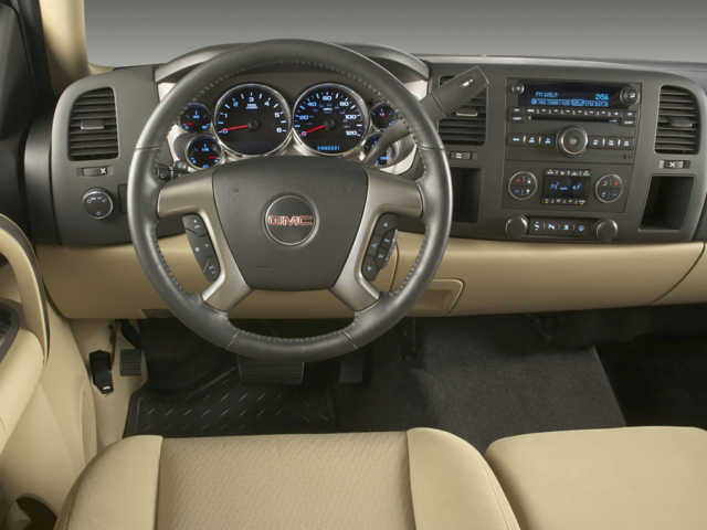 2007 GMC Sierra 1500 Classic Crew Cab SLE 2WD