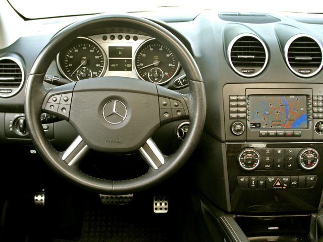 2007 Mercedes-Benz M-Class Utility 4D ML500 4WD