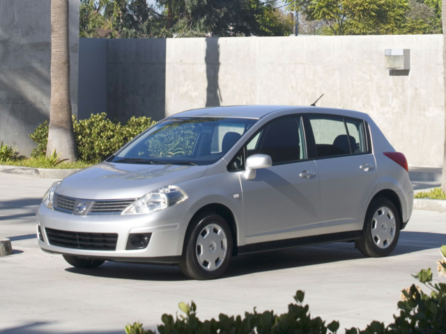 2007 Nissan Versa Hatchback 5D S