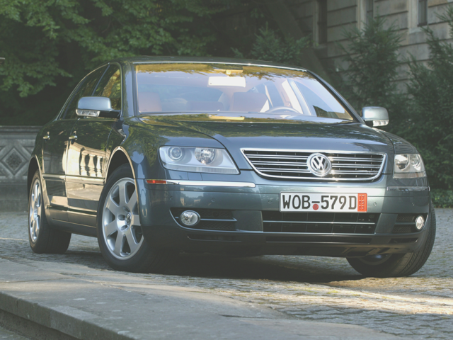 2004 Volkswagen null 4 Door Sedan V8 4Motion