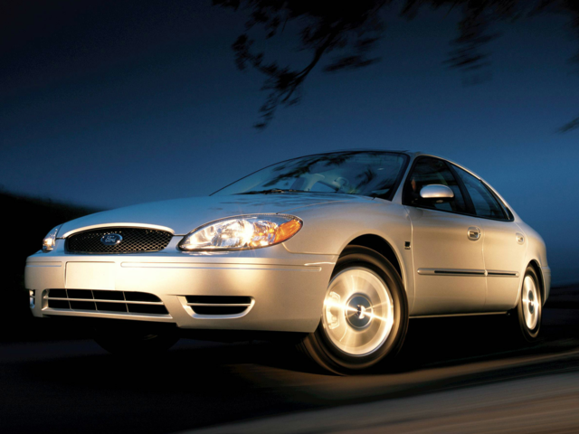 2007 Ford Taurus Sedan 4D SE
