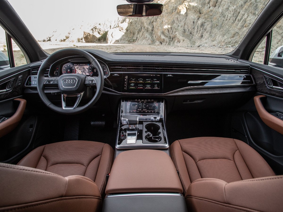 2021 Audi Q7 Okapi Brown Interior Dashboard