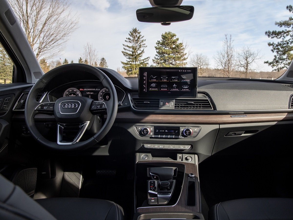 2022 Audi Q5 55 TFSI e quattro Interior Dashboard