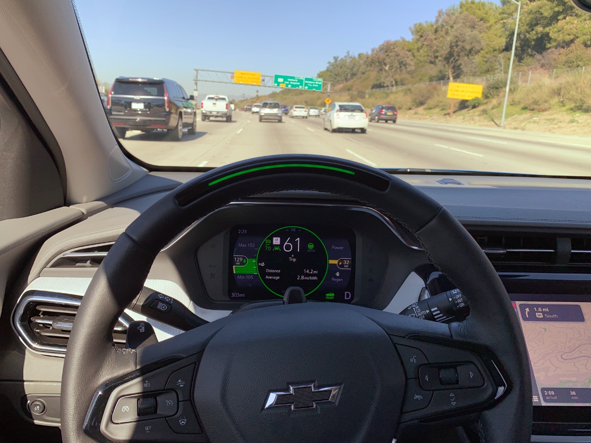 2022 Chevrolet Bolt EUV Super Cruise on Freeway
