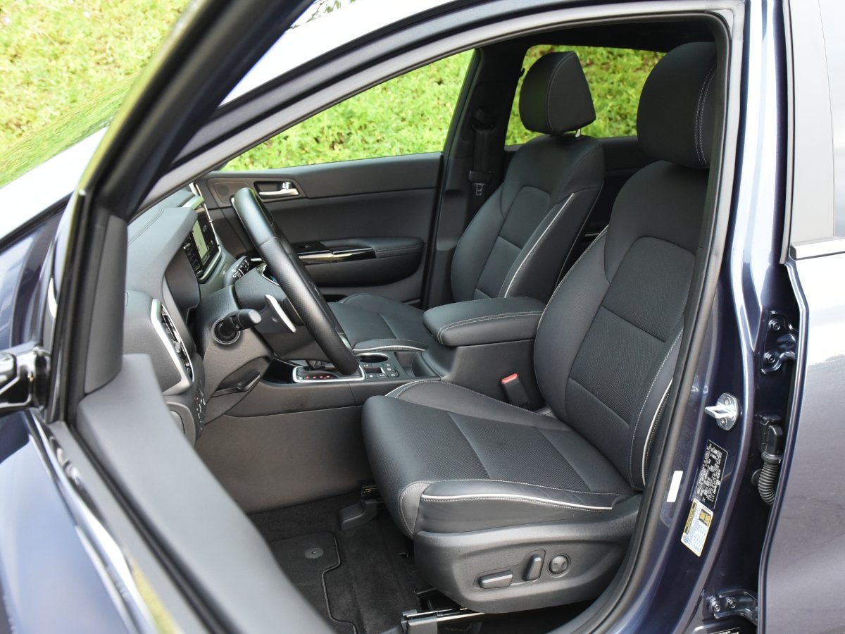 2022 Kia Sportage SX Turbo Black Leather Front Seats