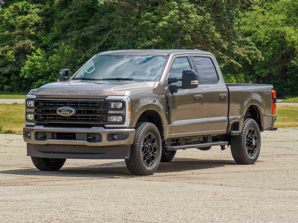 2023 Ford F-Series Super Duty Front Quarter View