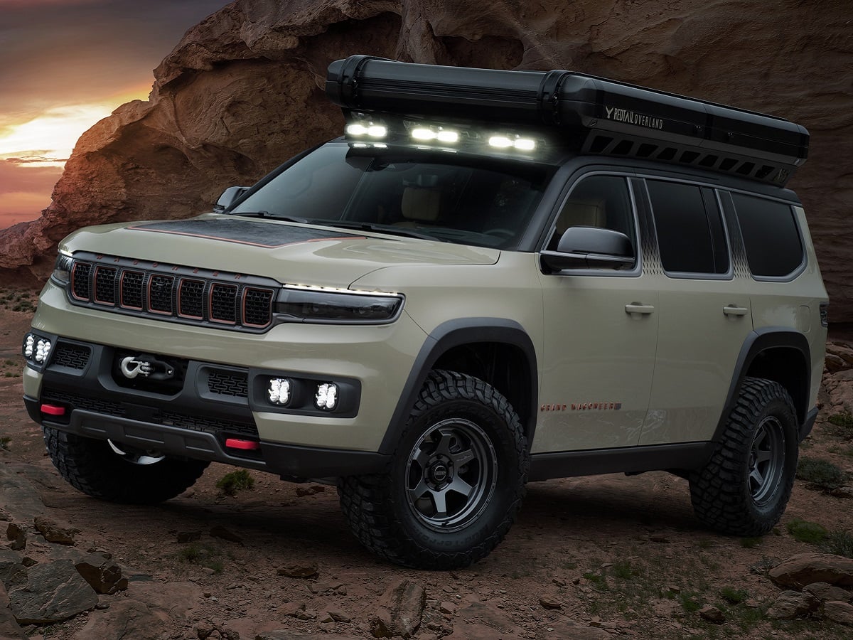 2023 Jeep Grand Wagoneer Overland Concept Front Quarter View