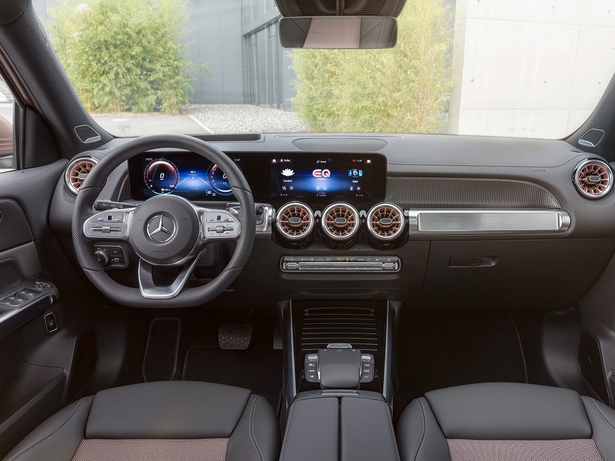 2023 Mercedes-Benz EQB Interior Dashboard