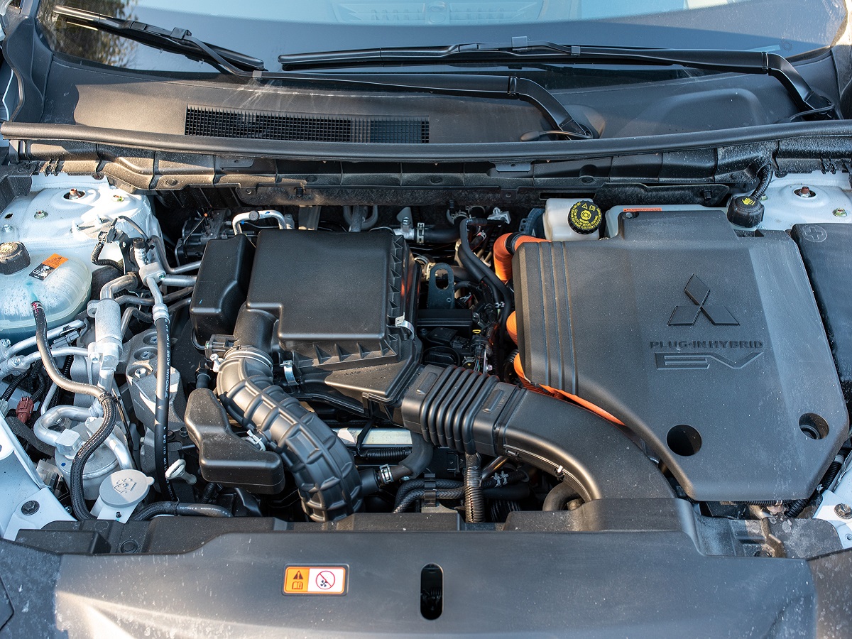 OMAC Vassoio Portabagagli In TPE Per Mitsubishi Outlander III PHEV (2014-2023) - Protezione Baule In Gomma Nera, Specifico Per Modello