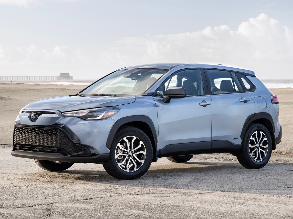 2023 Toyota Corolla Cross XLE Trim Review & Highlights