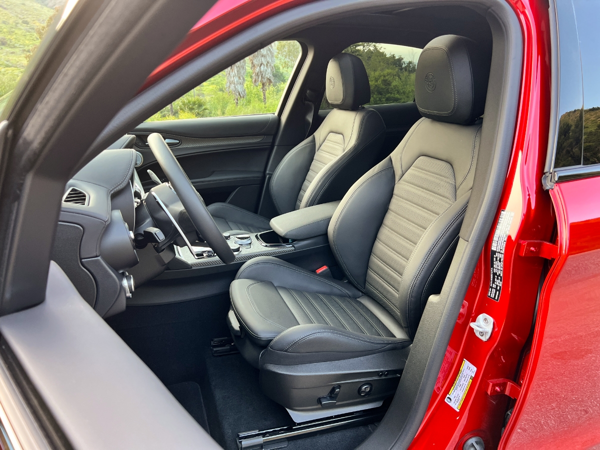 2024 Alfa Romeo Stelvio Quadrifoglio Interior Front Seats