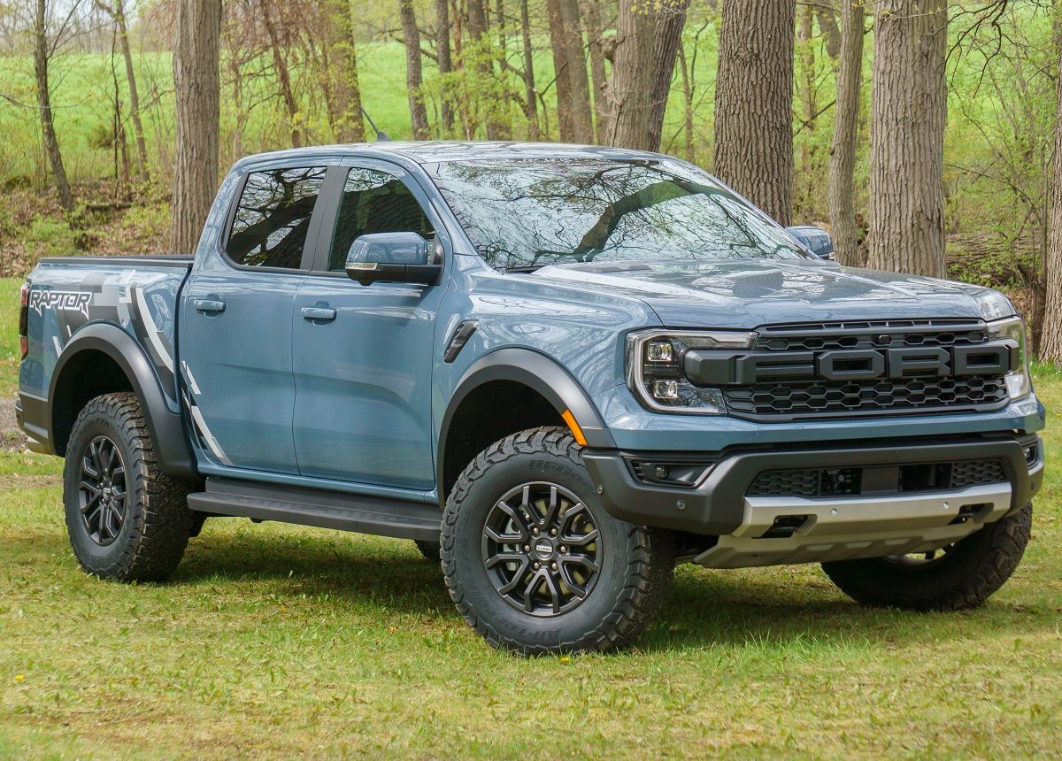 2024 Ford Ranger Raptor Meets F-150 Raptor, Shows The Family Resemblance