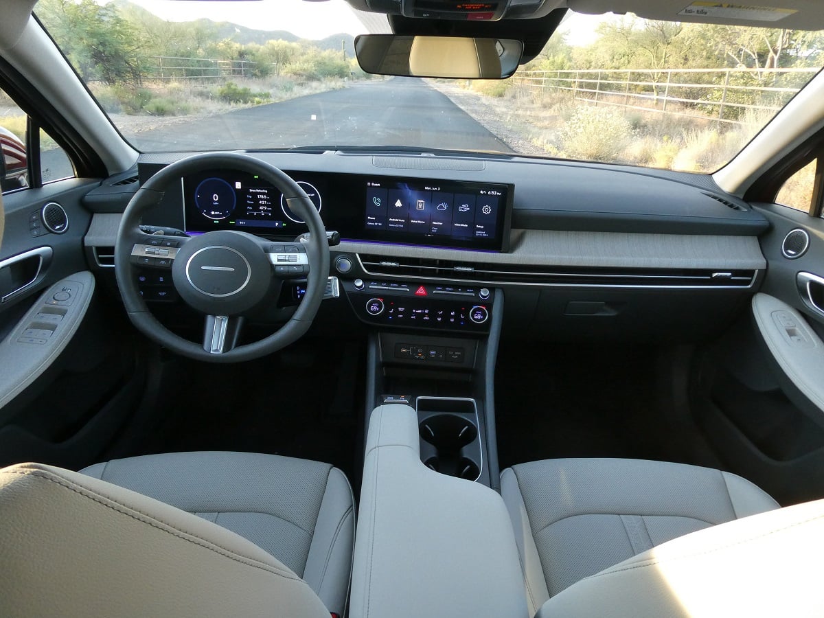 2024 Hyundai Sonata Limited Hybrid Gray Interior Dashboard