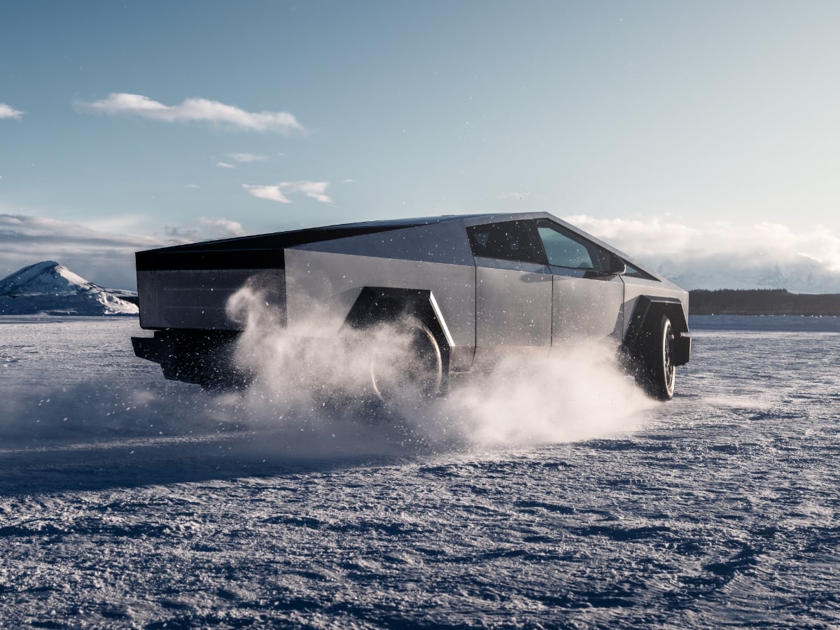 2024 Tesla Cybertruck Action